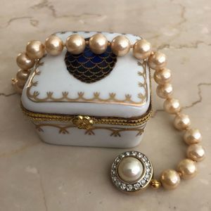 Carolee Classic Light Golden Faux Pearl Crystal Bezel Clasp 8” Bracelet